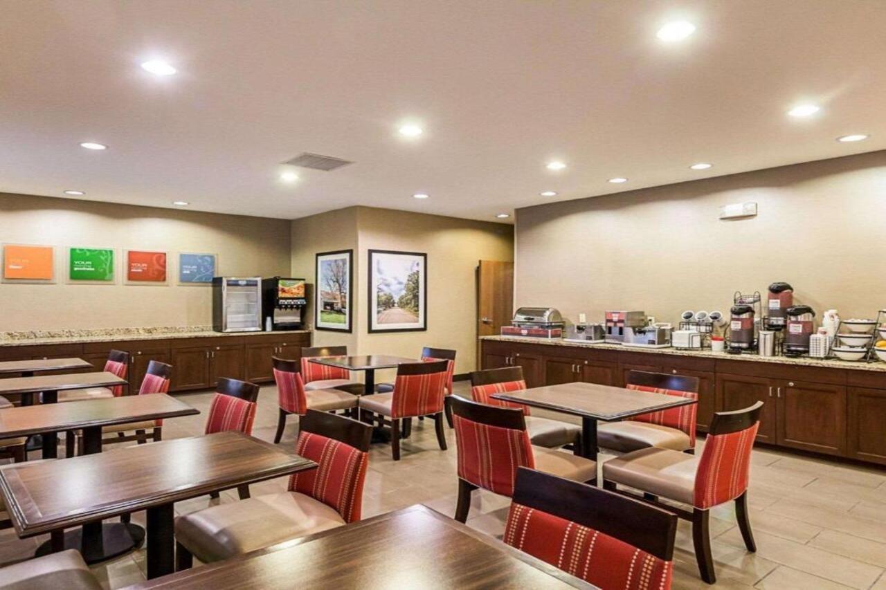 Comfort Inn East Wichita Exteriör bild