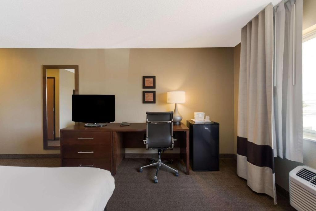 Comfort Inn East Wichita Exteriör bild